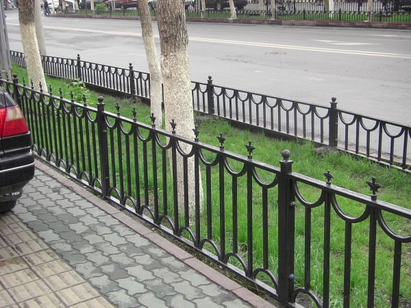 哈密学校锌钢护栏-沃森永恒城市景观设施提供有品牌的新疆锌钢护栏