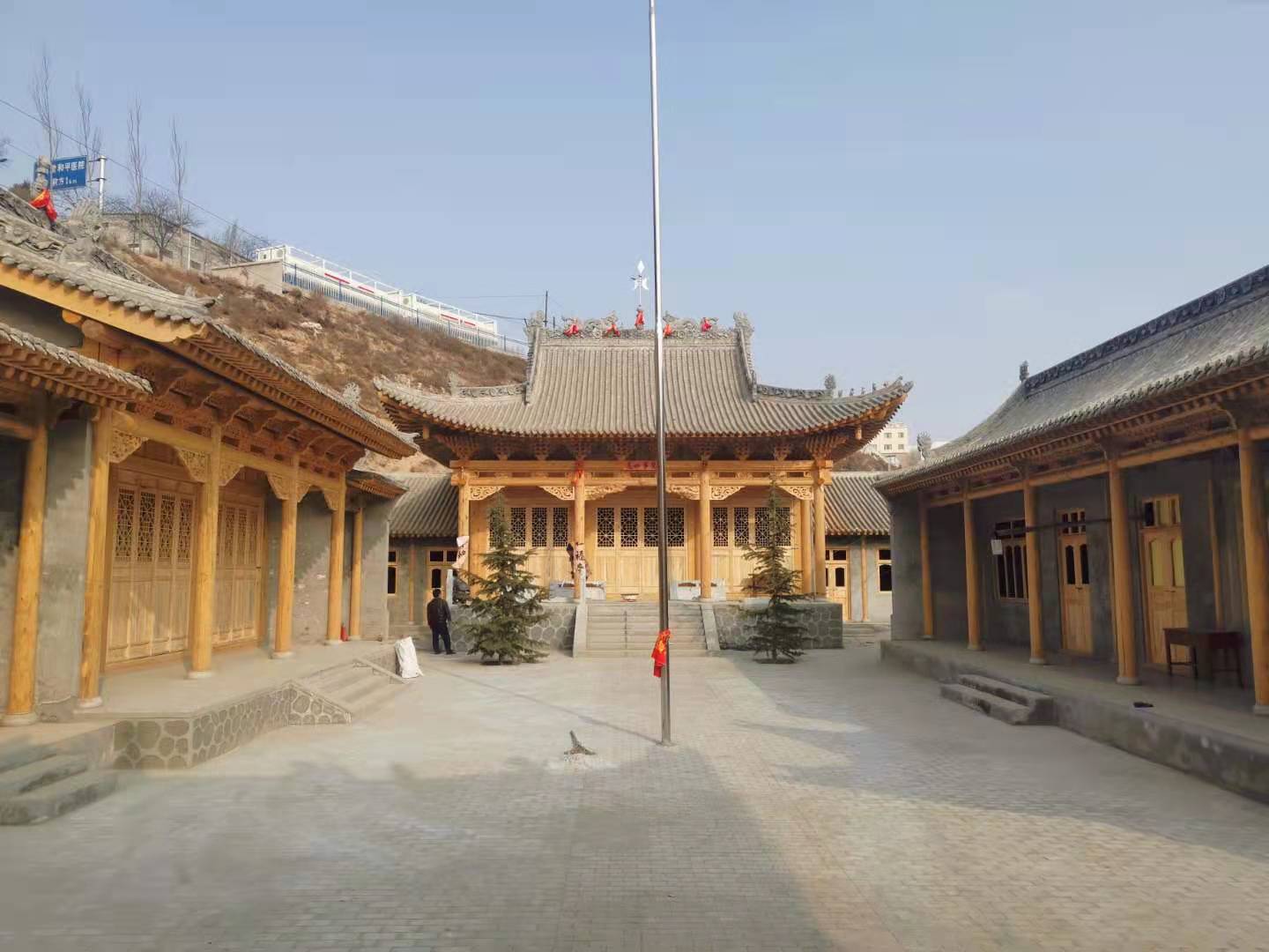 黄南藏式佛龛施工公司,藏式建筑房子施工公司