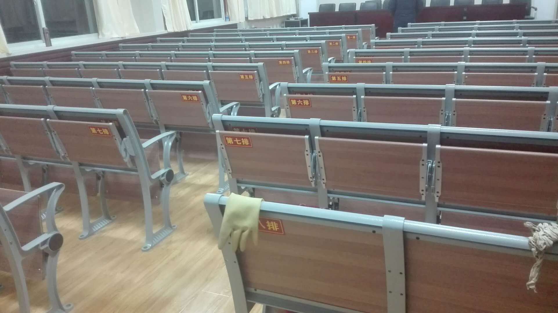 杭州学生课桌椅批发价格-供应品质好的课桌椅