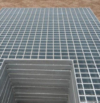 304污水处理排水板 建筑踏步钢格板