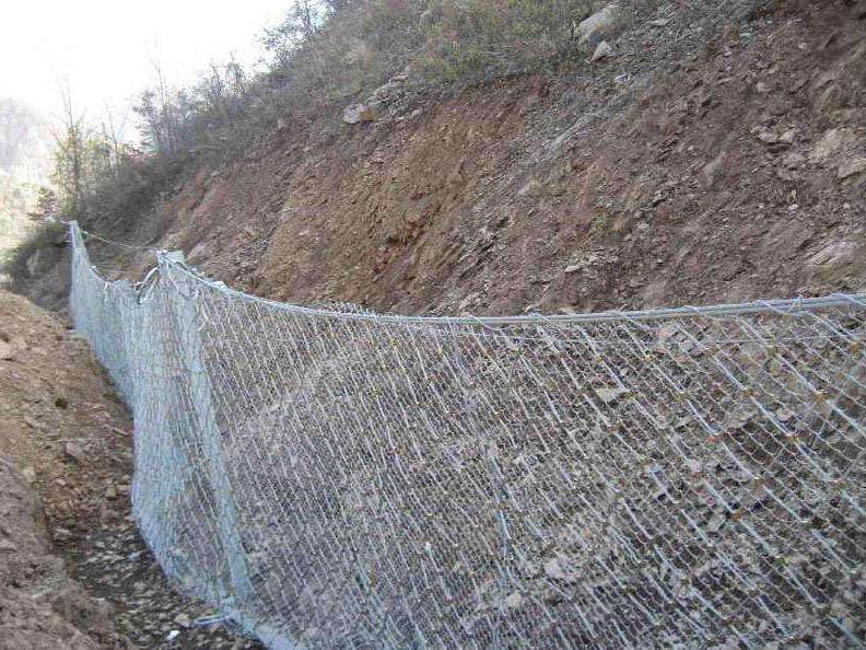 青海电焊石笼网批发-诚心为您推荐西宁地区质量好的青海落石防护网