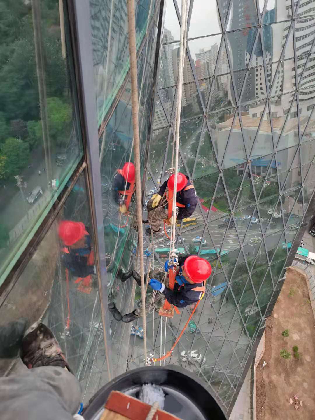 临夏展厅玻璃清洗费用