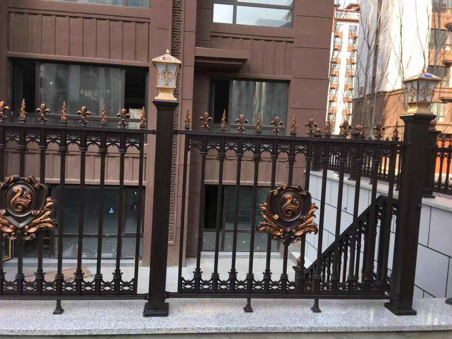 定西鐵藝大門加工,鐵藝鋁藝門多少錢