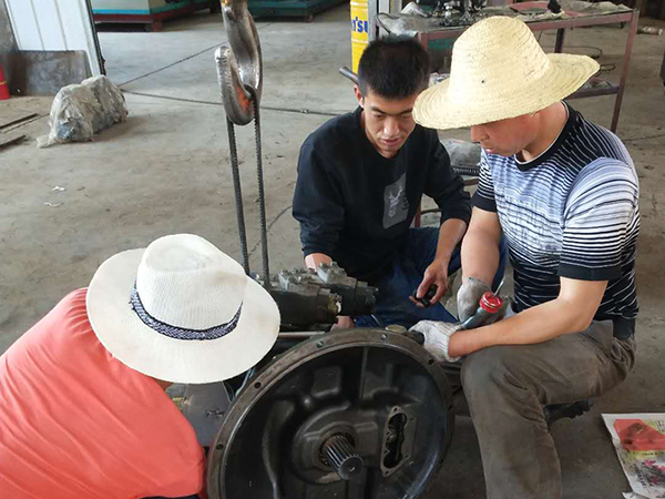 白銀電力工程車維修多少錢,壓路機維修保養