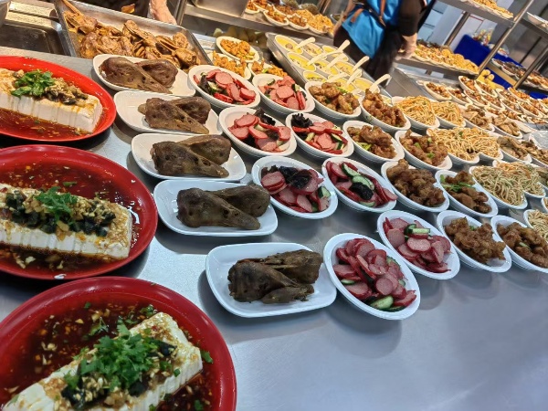 高行高校食堂承包价格