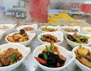 连云学生食堂托管经营方式