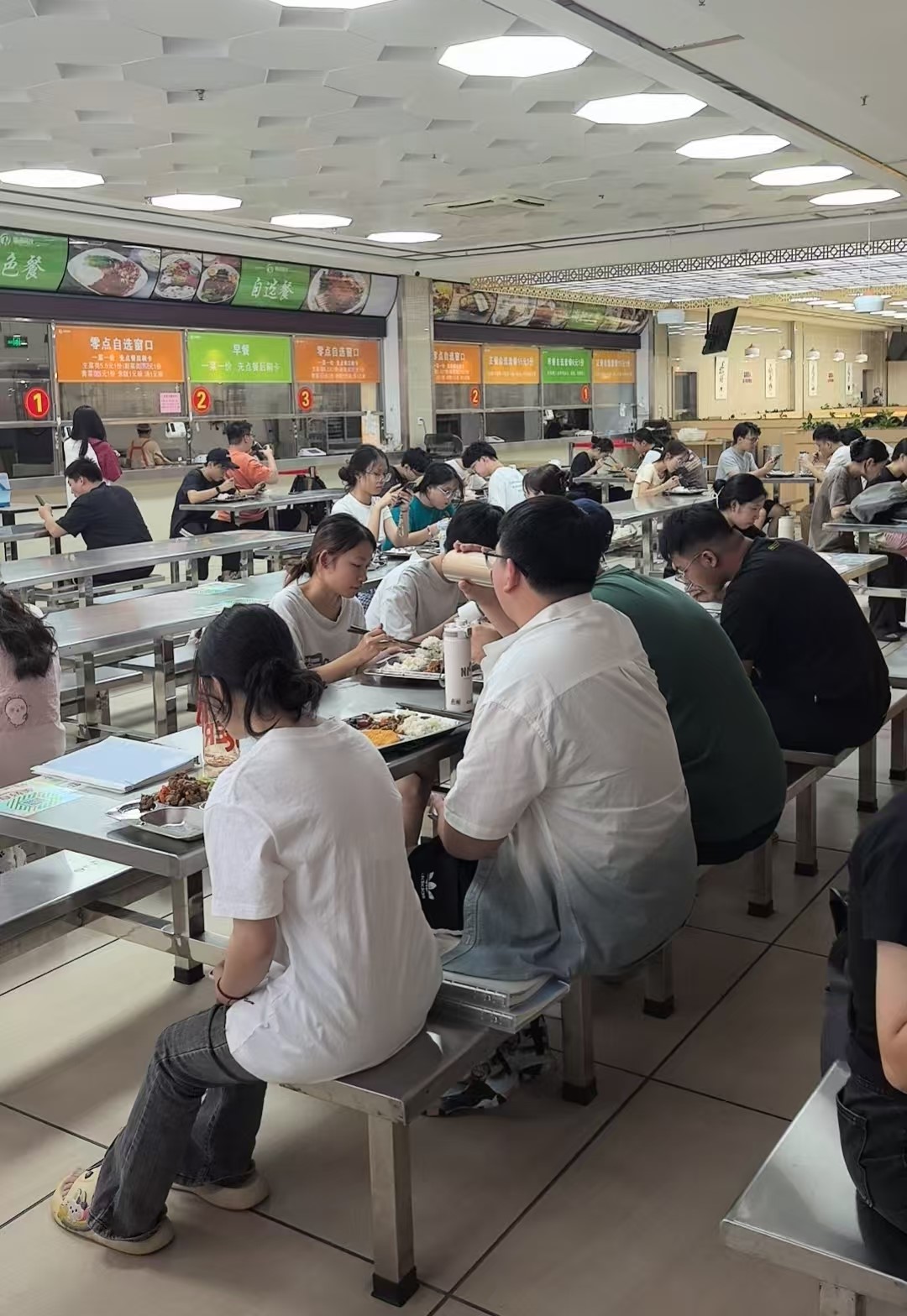 阳江学校食堂承包公司电话