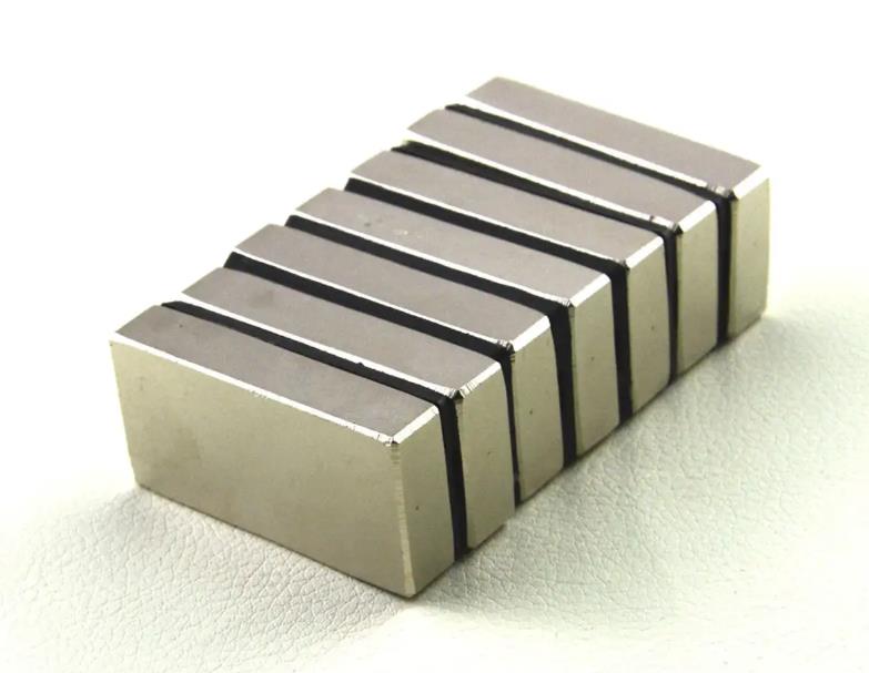中山箱包磁铁生产厂家,方块磁铁联系方式